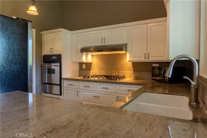 2154 Vista Entrada, Newport Beach, California 92660
