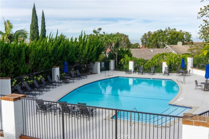 2154 Vista Entrada, Newport Beach, California 92660
