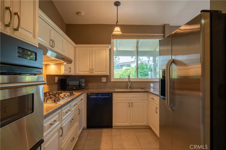 2154 Vista Entrada, Newport Beach, California 92660