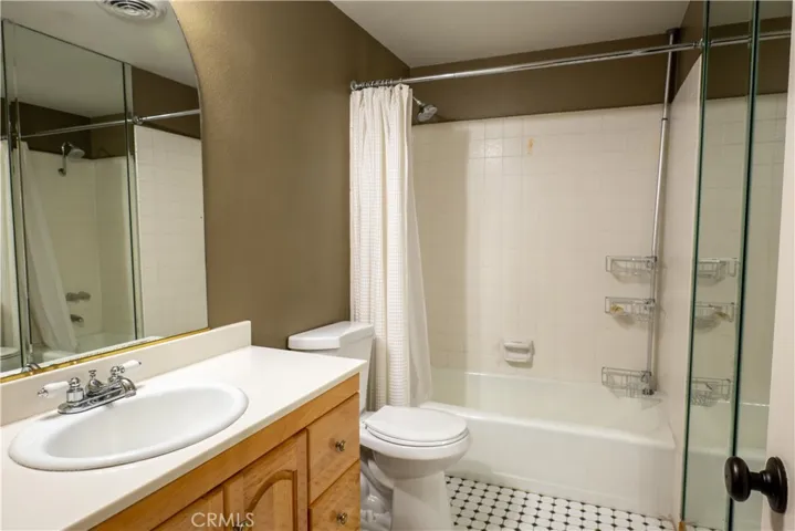 2154 Vista Entrada, Newport Beach, California 92660