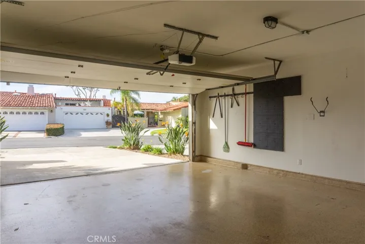 2154 Vista Entrada, Newport Beach, California 92660
