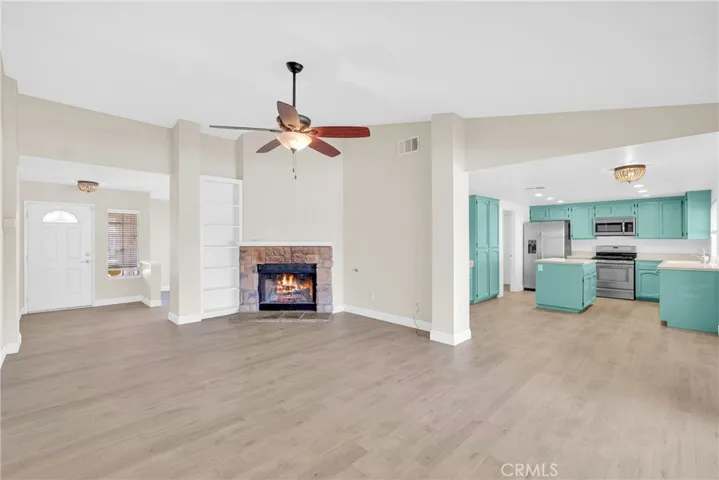 13561 Coachella Road, Apple Valley, California 92308