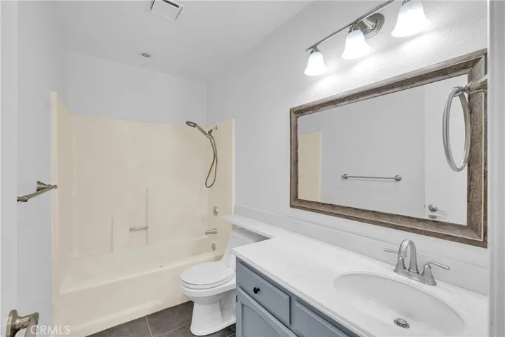 13561 Coachella Road, Apple Valley, California 92308
