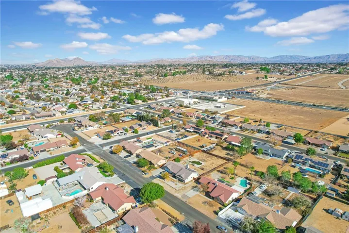 13561 Coachella Road, Apple Valley, California 92308