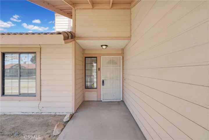13561 Coachella Road, Apple Valley, California 92308