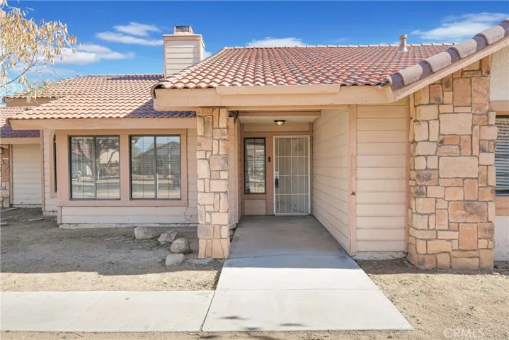 13561 Coachella Road, Apple Valley, California 92308