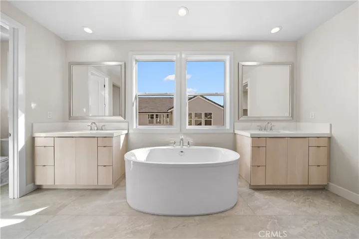 170 Buckeye, Lake Forest, California 92630