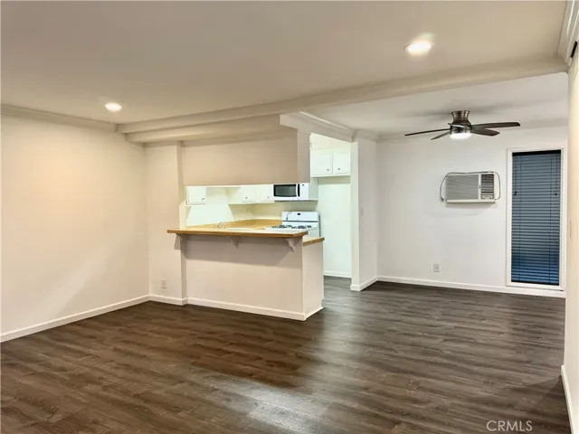 3050 S Bristol Street 12a, Santa Ana, California 92704