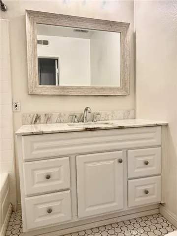 3050 S Bristol Street 12a, Santa Ana, California 92704