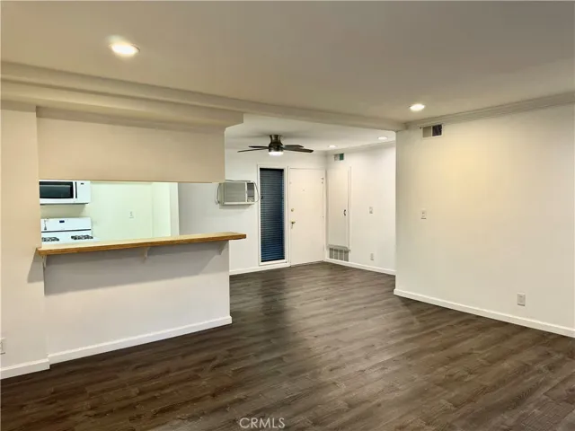 3050 S Bristol Street 12a, Santa Ana, California 92704