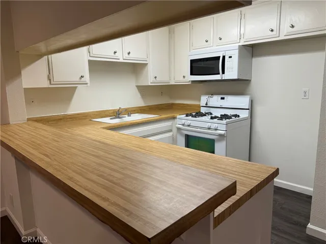 3050 S Bristol Street 12a, Santa Ana, California 92704