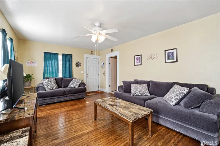 209 N M Street, Madera, California 93637