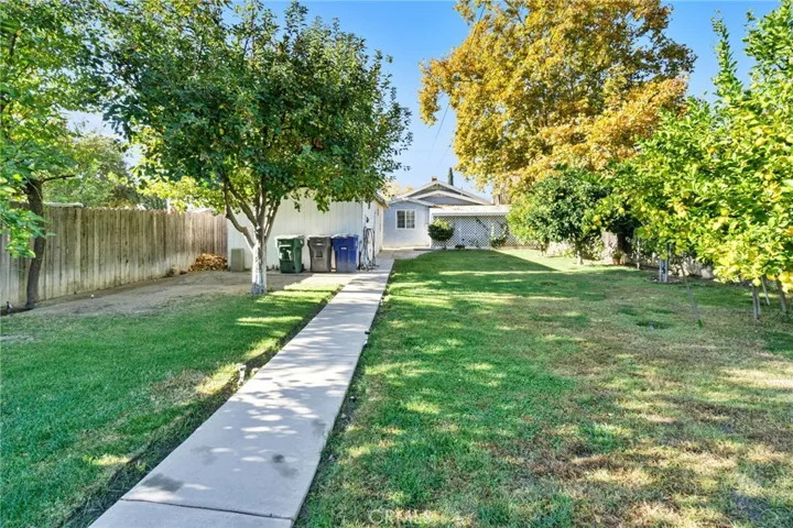 209 N M Street, Madera, California 93637