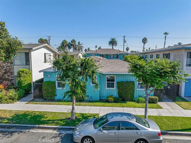 922 Obispo Avenue, Long Beach, California 90804