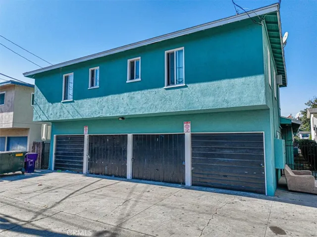 922 Obispo Avenue, Long Beach, California 90804