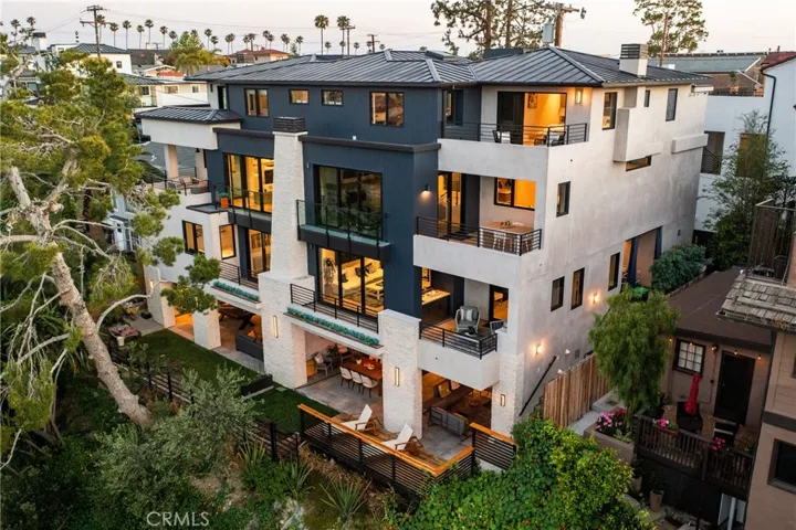 358 Dahlia Place, Corona Del Mar, California 92625