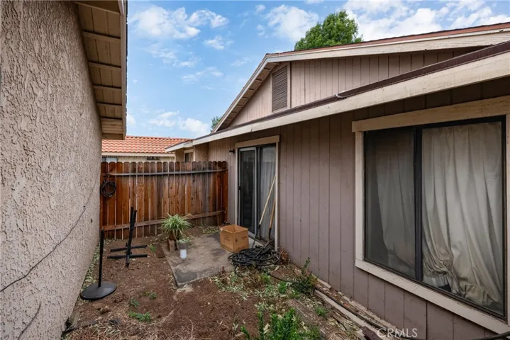 3515 Albany Street, Riverside, California 92503