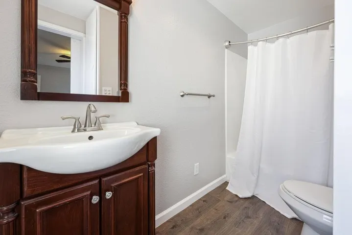 9535 Lakeview Dr., La Mesa, California 91942