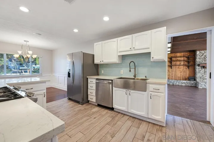 9535 Lakeview Dr., La Mesa, California 91942