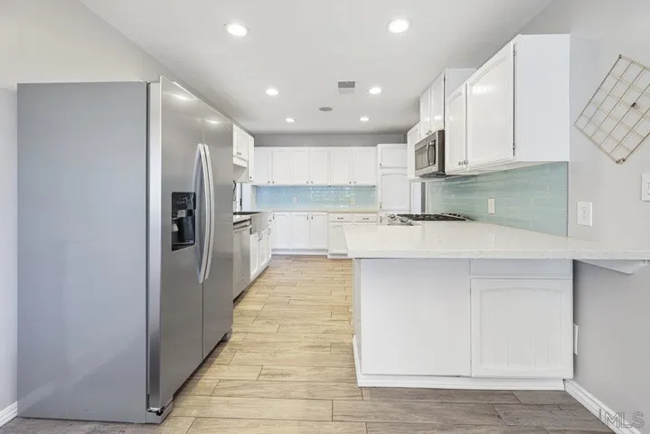 9535 Lakeview Dr., La Mesa, California 91942