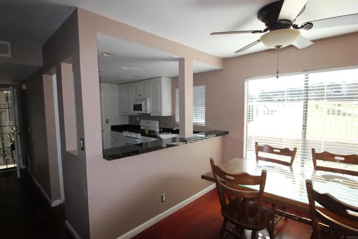1087 Shadowridge Dr 105, Vista, California 92081