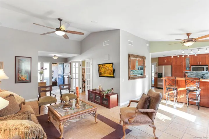 2933 Segovia Way, Carlsbad, California 92009