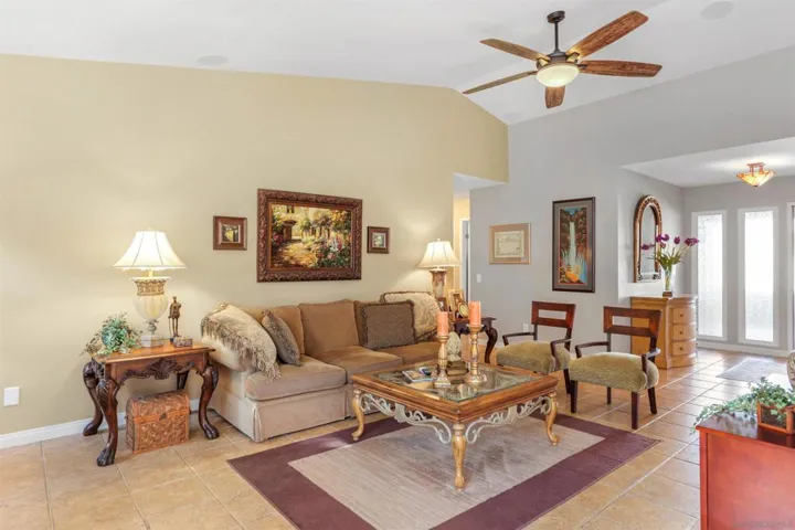 2933 Segovia Way, Carlsbad, California 92009