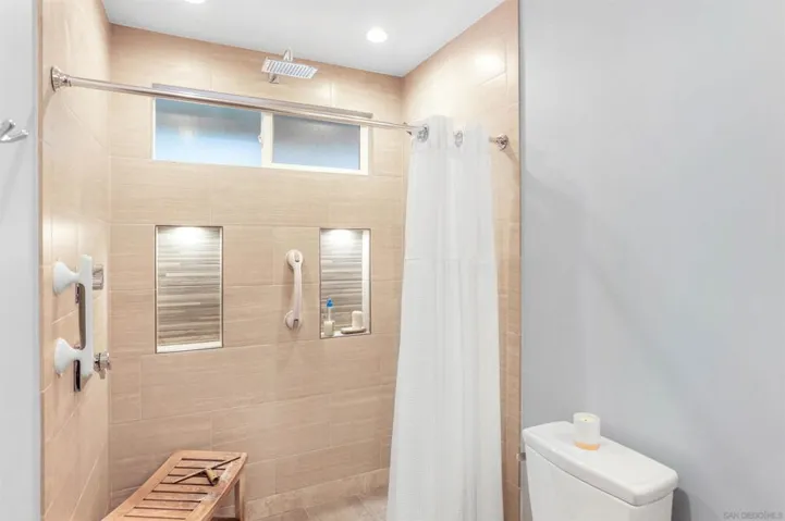 2933 Segovia Way, Carlsbad, California 92009