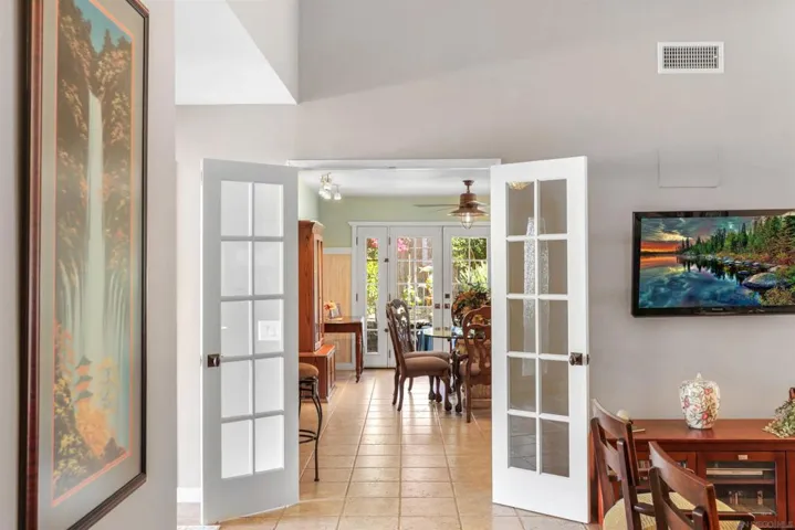 2933 Segovia Way, Carlsbad, California 92009