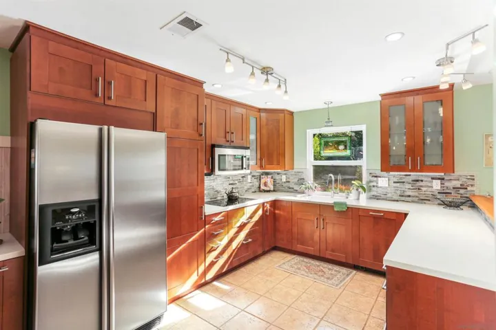 2933 Segovia Way, Carlsbad, California 92009
