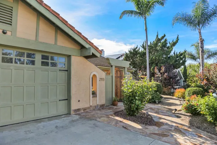 2933 Segovia Way, Carlsbad, California 92009