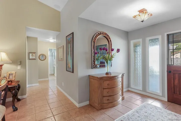 2933 Segovia Way, Carlsbad, California 92009