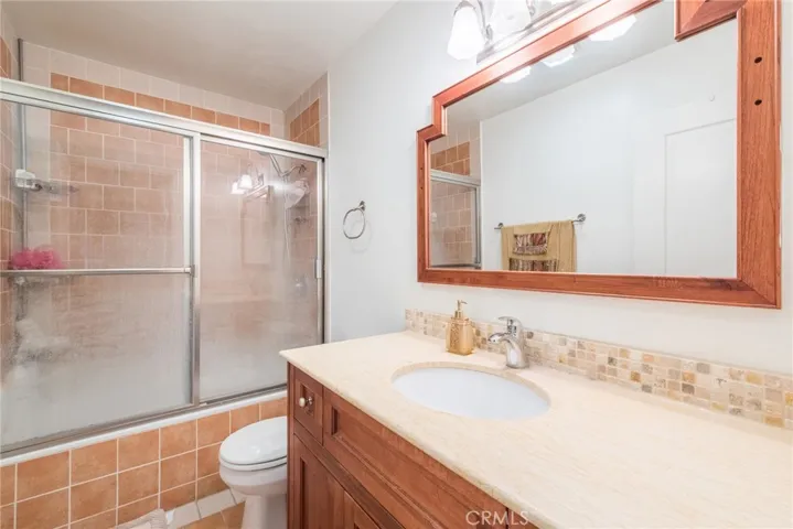 3220 Altura Avenue 232, Glendale, California 91204