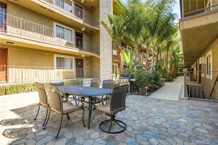 3220 Altura Avenue 232, Glendale, California 91204