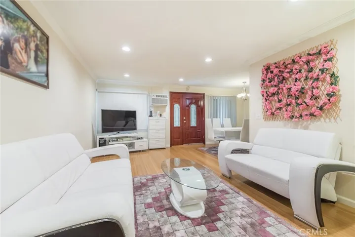 3220 Altura Avenue 232, Glendale, California 91204