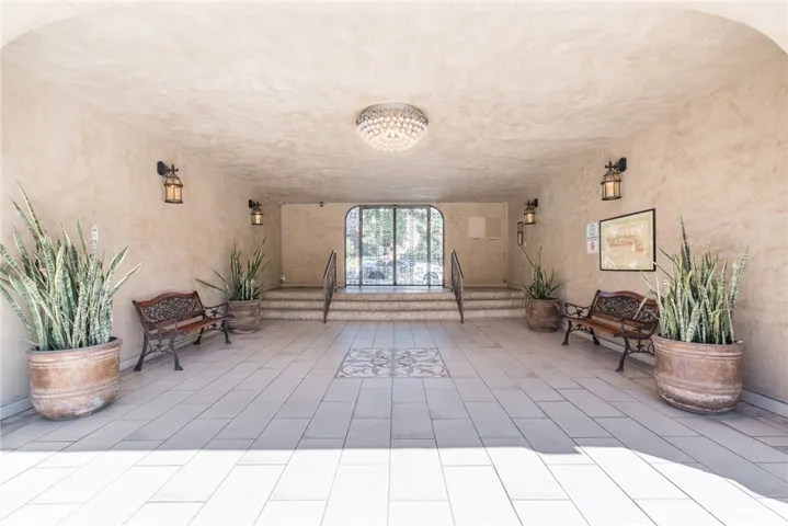 3220 Altura Avenue 232, Glendale, California 91204