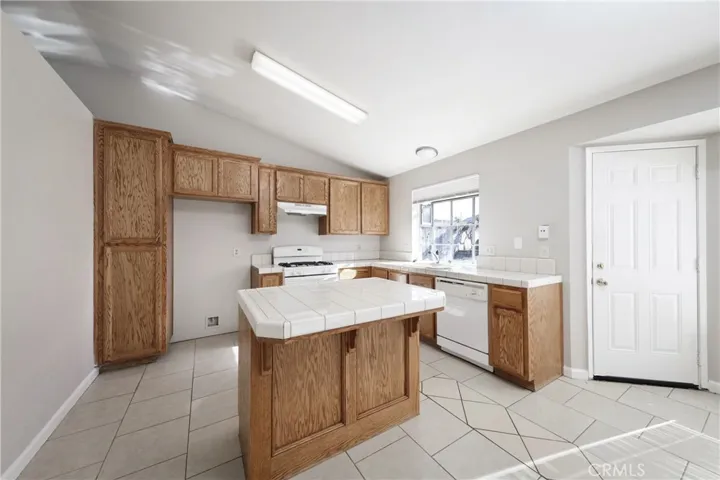 20420 Dawn Avenue, Tehachapi, California 93561