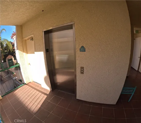 5420 Sylmar Avenue 213, Sherman Oaks, California 91401