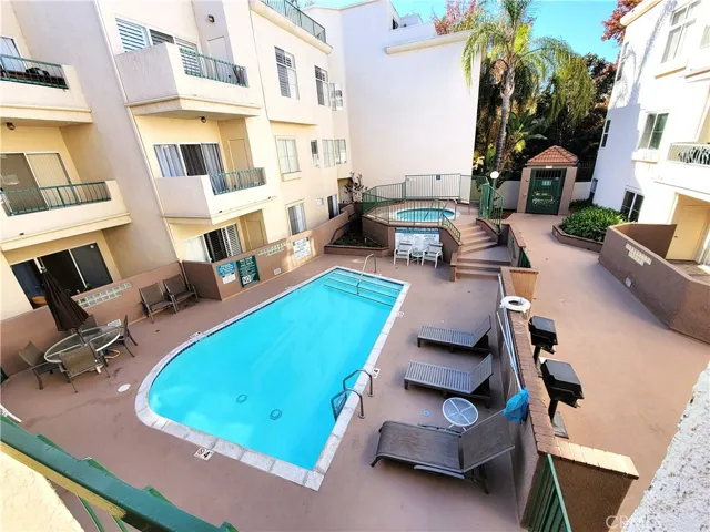 5420 Sylmar Avenue 213, Sherman Oaks, California 91401