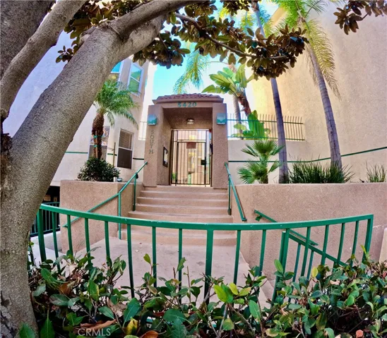 5420 Sylmar Avenue 213, Sherman Oaks, California 91401
