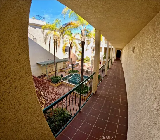 5420 Sylmar Avenue 213, Sherman Oaks, California 91401