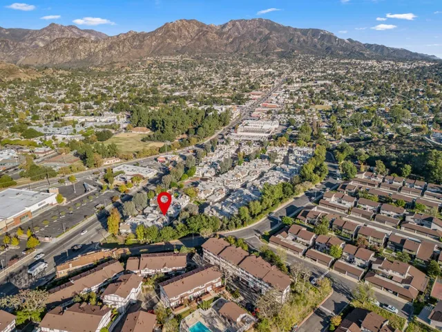 10500 Sunland Boulevard 7, Sunland, California 91040