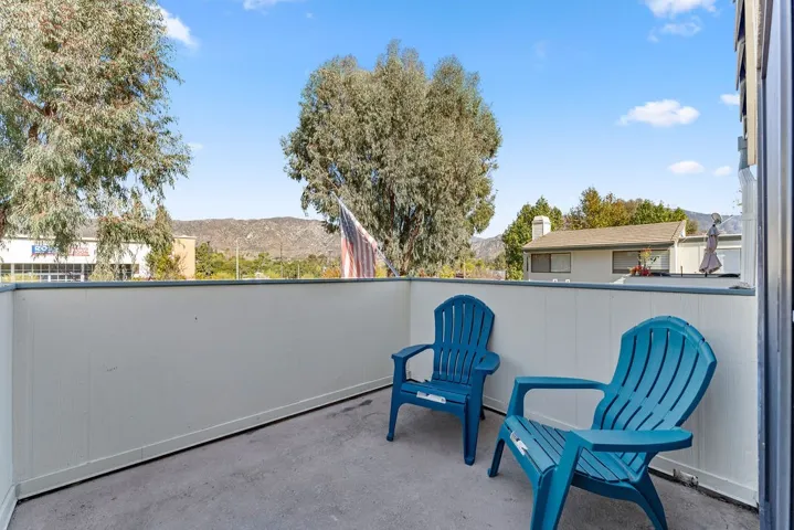 10500 Sunland Boulevard 7, Sunland, California 91040