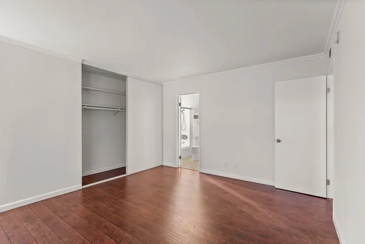 10500 Sunland Boulevard 7, Sunland, California 91040