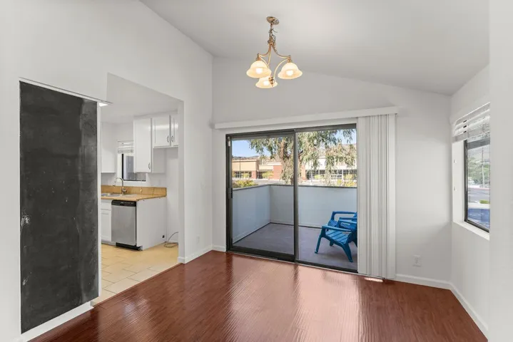 10500 Sunland Boulevard 7, Sunland, California 91040