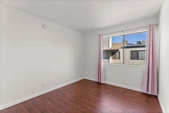 10500 Sunland Boulevard 7, Sunland, California 91040