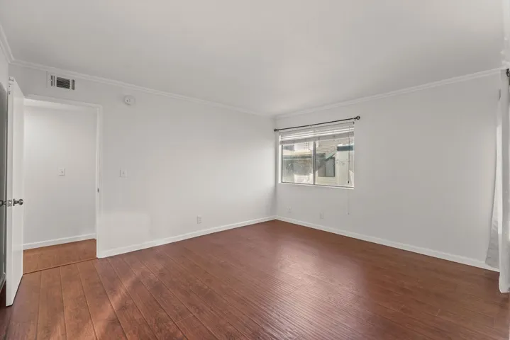 10500 Sunland Boulevard 7, Sunland, California 91040