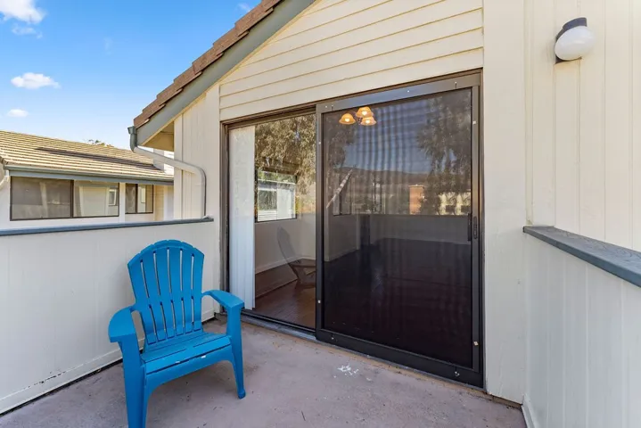 10500 Sunland Boulevard 7, Sunland, California 91040