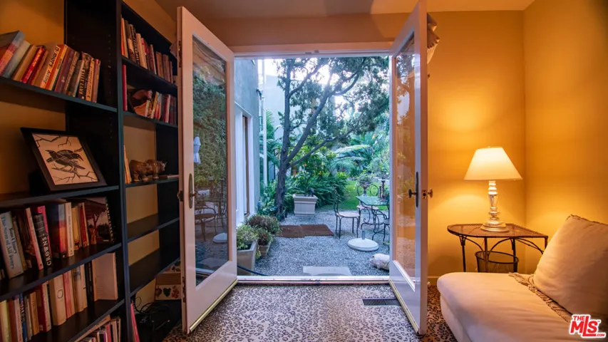 1417 Bluebird Avenue, Los Angeles, California 90069