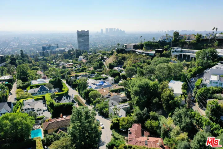 1417 Bluebird Avenue, Los Angeles, California 90069